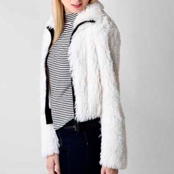 Revolve Chandler faux fur bomber jacket - Picture 1 of 8